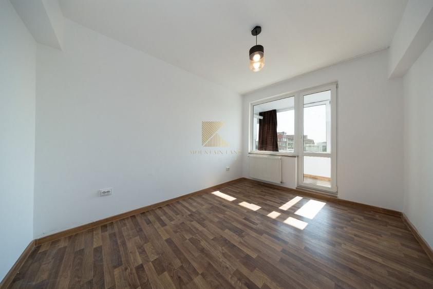Apartament cu 3 camere semidecomandat în Gării