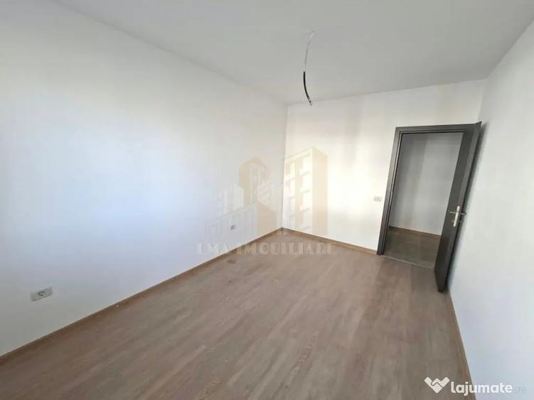 Apartament cu 3 camere decomandat în Sânpetru