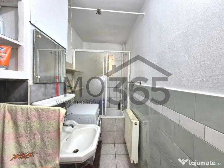 Apartament cu 3 camere semidecomandat în Craiovei