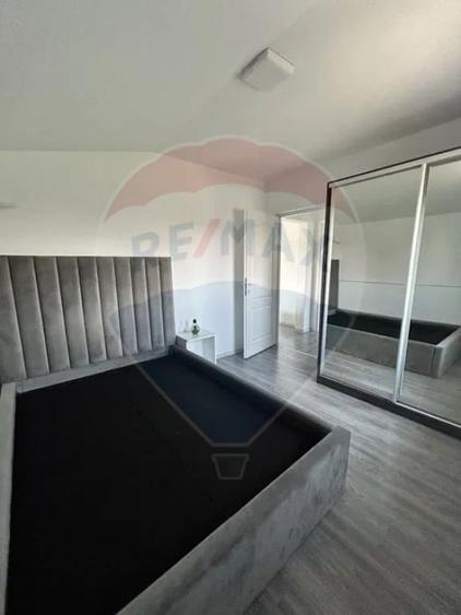 Apartament cu 3 camere decomandat în Alfa
