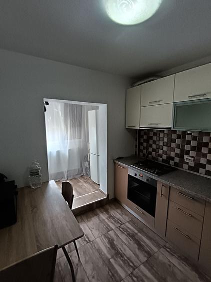 Apartament cu 2 camere decomandat în Valea