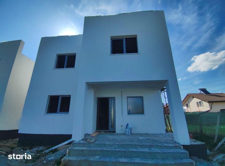 Casă cu 5 camere cu Teren 345 Mp în Malu Mare