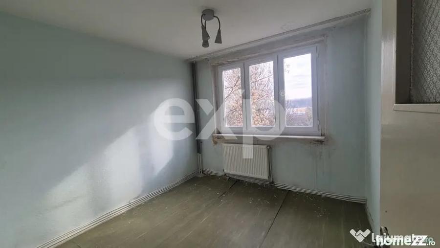 Apartament cu 4 camere decomandat în Negru Vodă