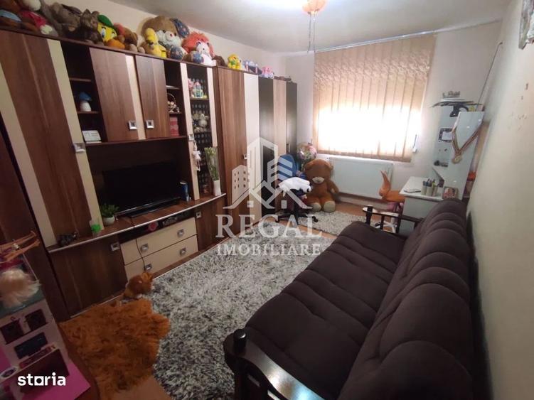 Casă individuală cu 4 camere cu Canalizare în Central