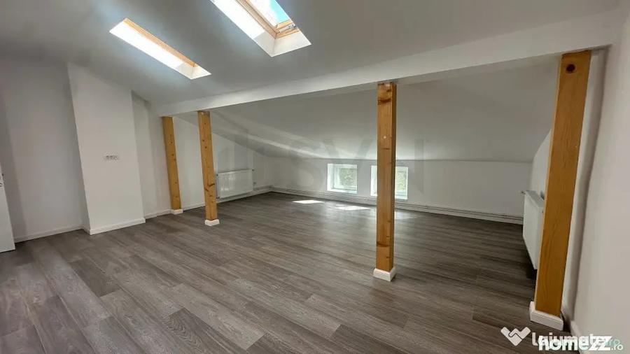 Apartament cu 4 camere decomandat în 1 Mai