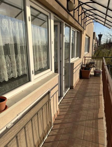 Apartament cu 3 camere decomandat în Cățelu