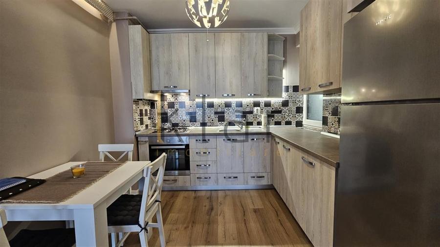 Apartament cu 2 camere semidecomandat, mobilat în Bună Ziua