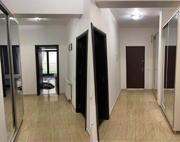 Apartament cu 3 camere semidecomandat în Crângași