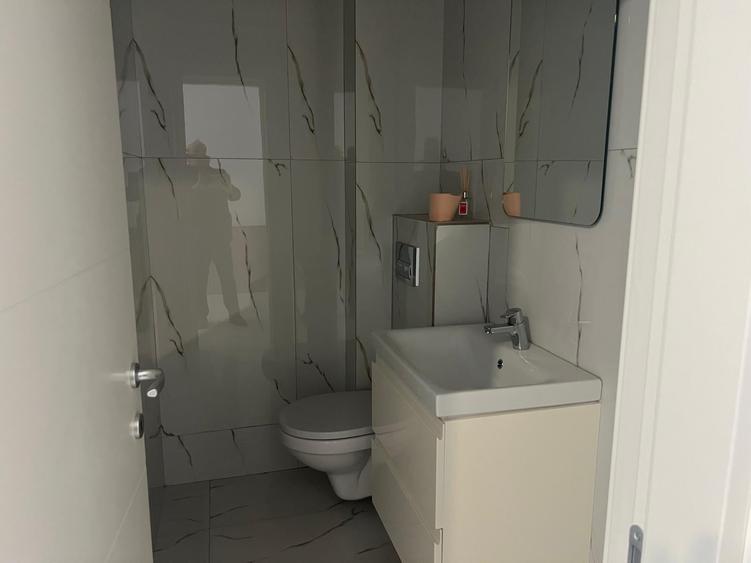 Apartament cu 3 camere decomandat în Tătărași