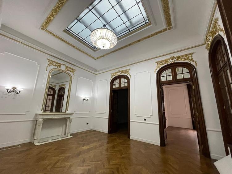 Casă cu 21 camere cu Teren 431 Mp în Grădina Icoanei