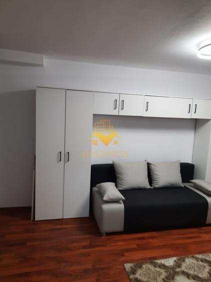 Garsonieră decomandată în Central