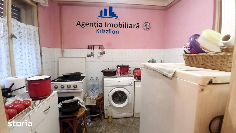 Apartament cu 4 camere decomandat în Burdea