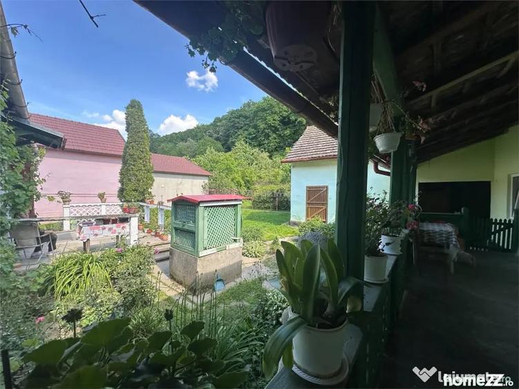 Casă cu 4 camere cu Teren 1000 Mp în Central