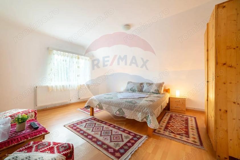 Casă cu 16 camere cu Teren 417 Mp în Bazna