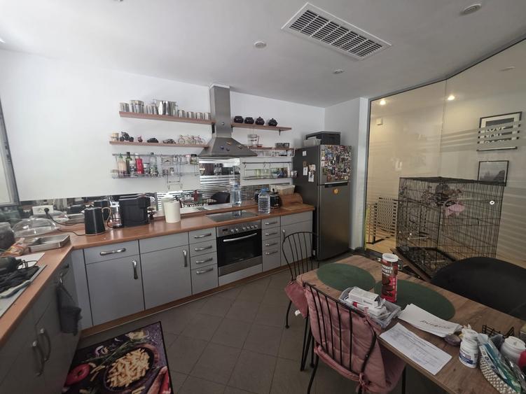 Apartament cu 3 camere decomandat în Herăstrău