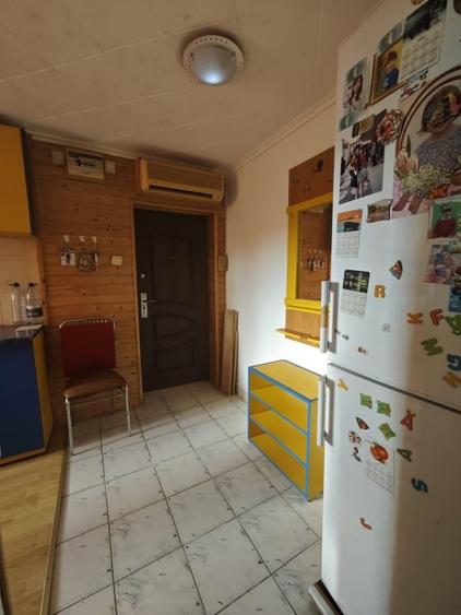 Apartament cu 2 camere semidecomandat, mobilat în Săsar