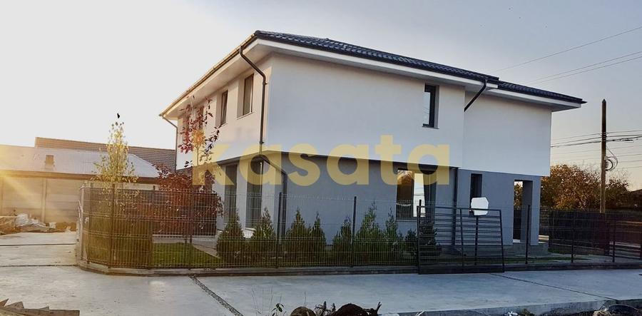 Duplex cu 4 camere cu Canalizare în Nord