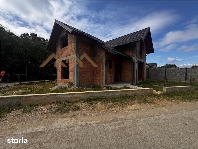 Casă cu 3 camere cu Teren 260 Mp în Recea