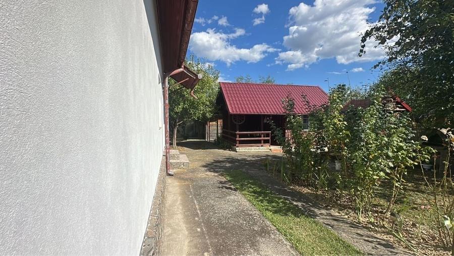 Casă cu 3 camere în Băbeni