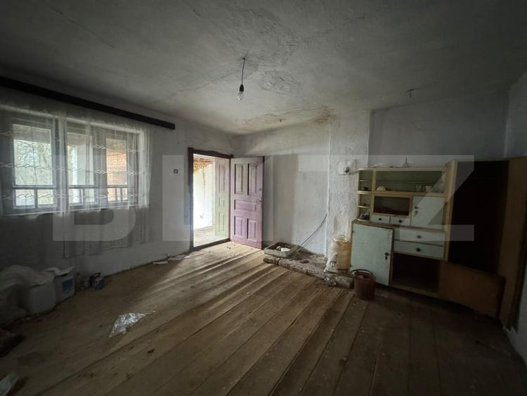 Casă individuală cu 2 camere cu Canalizare în Hunedoara
