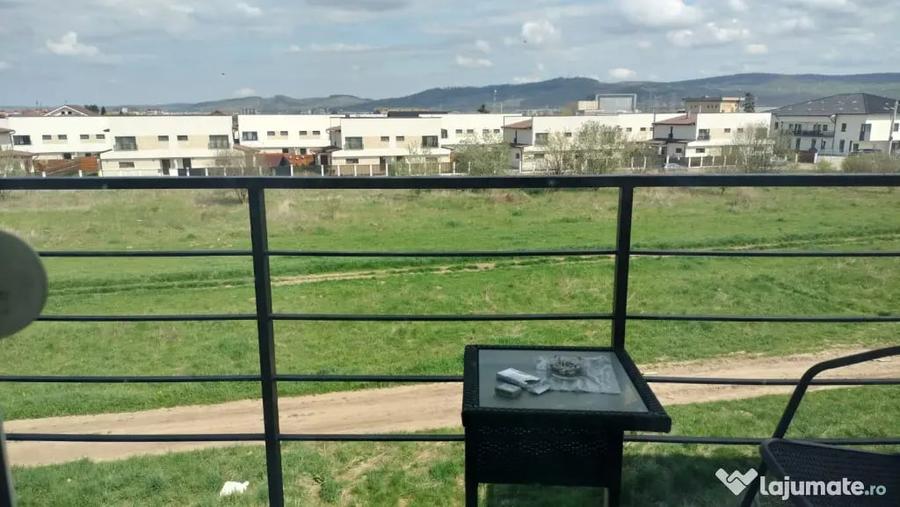 Apartament cu 3 camere decomandat în Șelimbăr