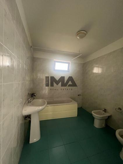 Apartament cu 3 camere semidecomandat în Bună Ziua