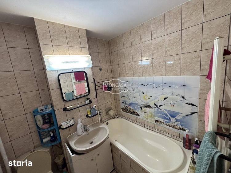 Apartament cu 4 camere decomandat în Central