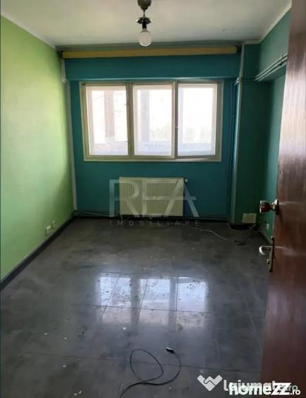 Apartament cu 4 camere decomandat în Lujerului
