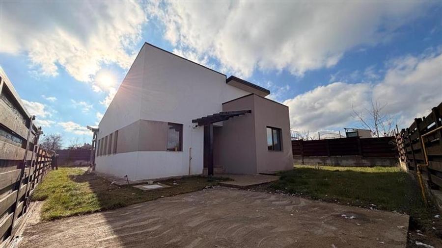 Casă individuală cu 4 camere cu Teren 561 Mp în Hlincea