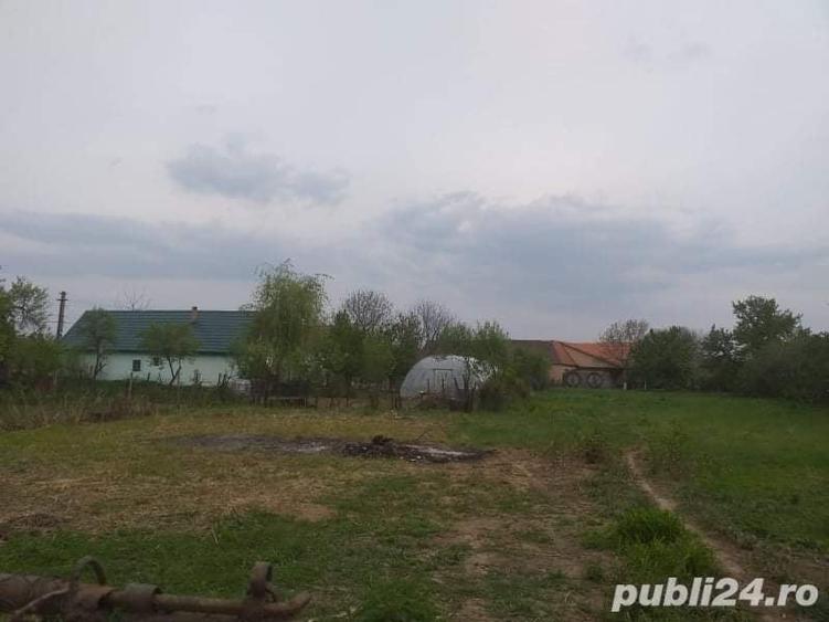 Casă cu 3 camere în Păuliș