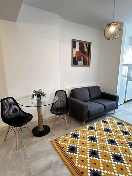 Apartament cu 2 camere nedecomandat în Central