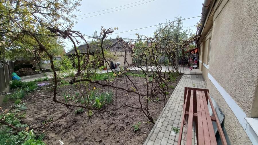 Casă individuală cu 2 camere cu Teren 1100 Mp în Central
