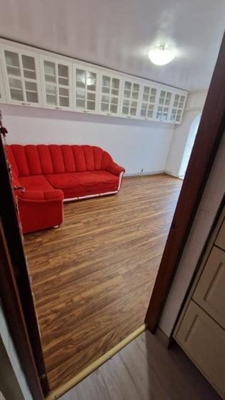 Apartament cu 3 camere decomandat în Galata