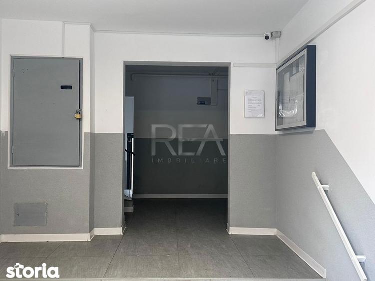 Apartament cu 3 camere decomandat în Tineretului