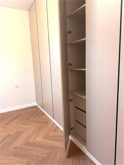 Apartament cu 3 camere semidecomandat, mobilat în Pipera