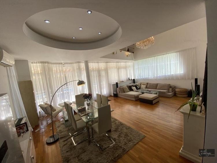Duplex cu 4 camere cu Piscina în Iancu Nicolae