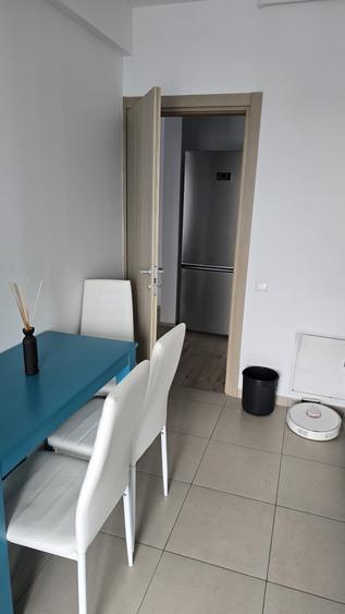 Apartament cu 4 camere decomandat în Băneasa