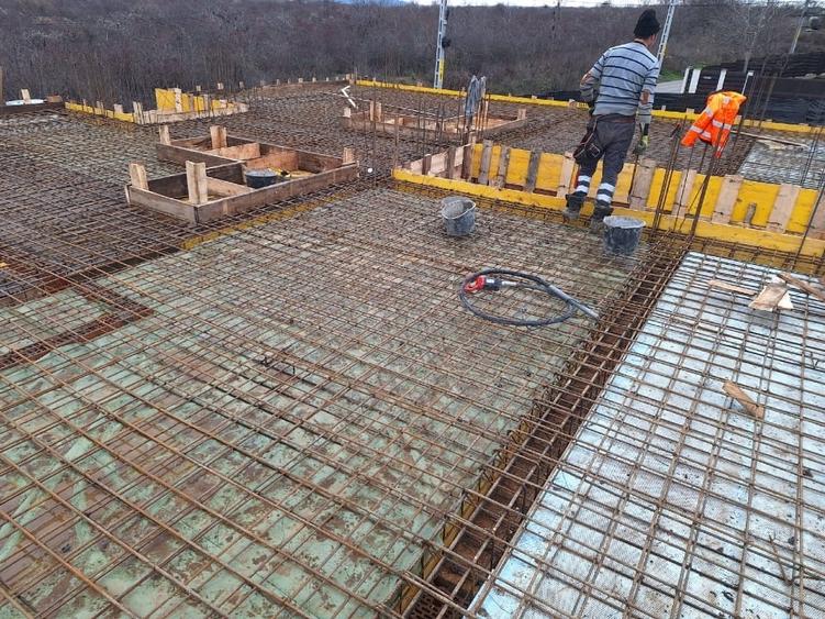 Casă individuală cu 3 camere cu Canalizare în Bârnova