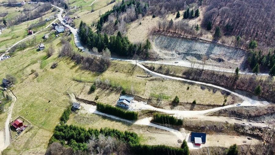 Teren de 2400 mp, în Sohodol