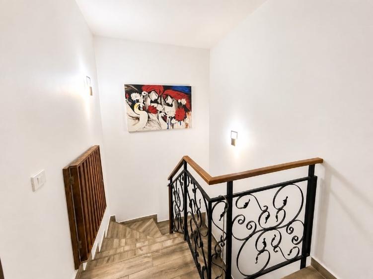 Duplex cu 4 camere cu Canalizare în Clinceni