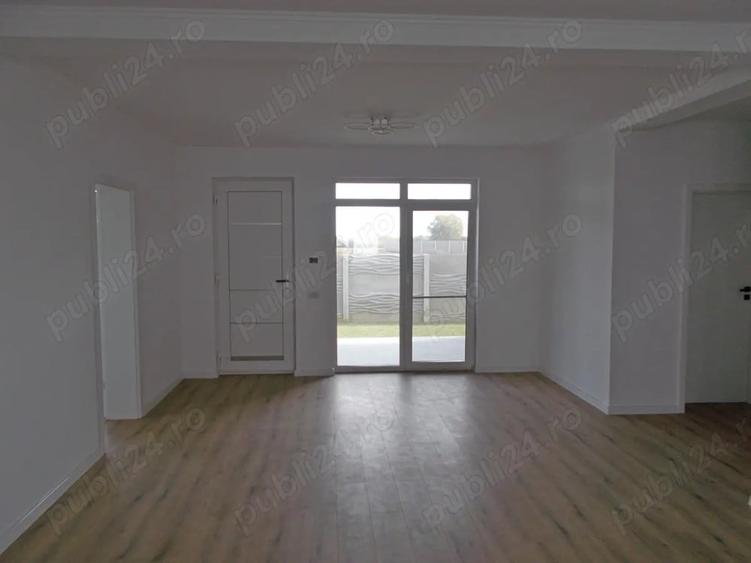 Casă cu 2 camere în Dumbrăvița