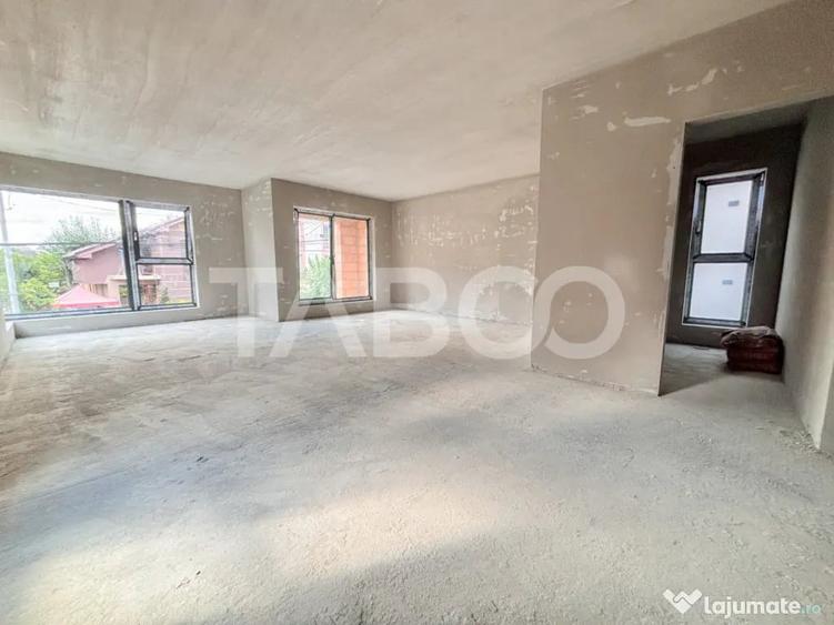 Apartament cu 4 camere semidecomandat în Mărăști