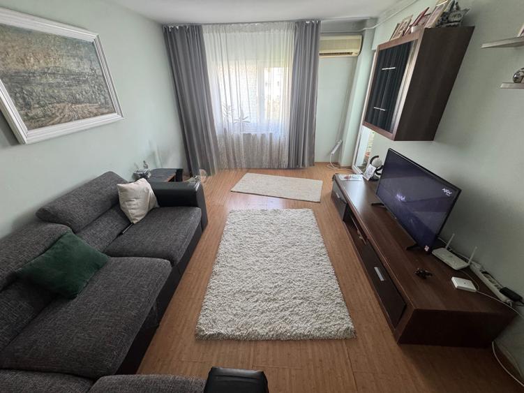 Apartament cu 3 camere decomandat în Sebastian