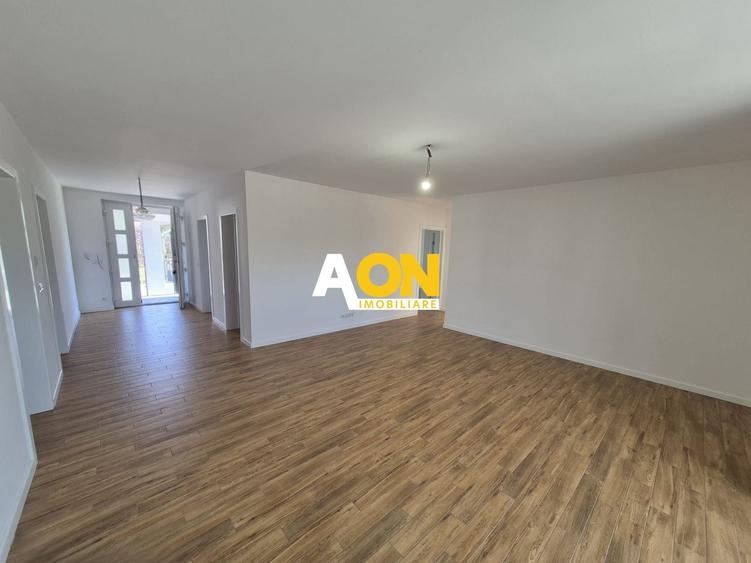 Casă individuală cu 3 camere cu Canalizare în Central