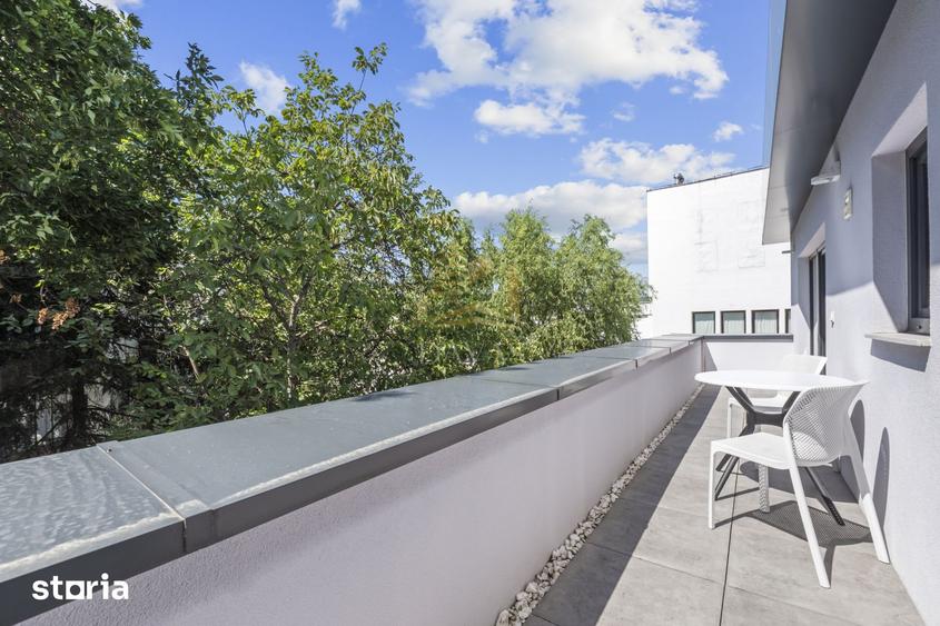Apartament cu 3 camere semidecomandat în Între Lacuri
