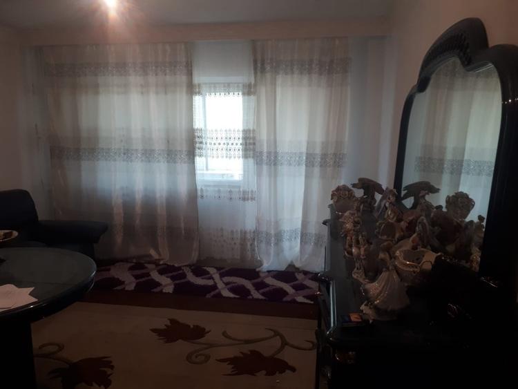Apartament cu 4 camere decomandat în Baicului