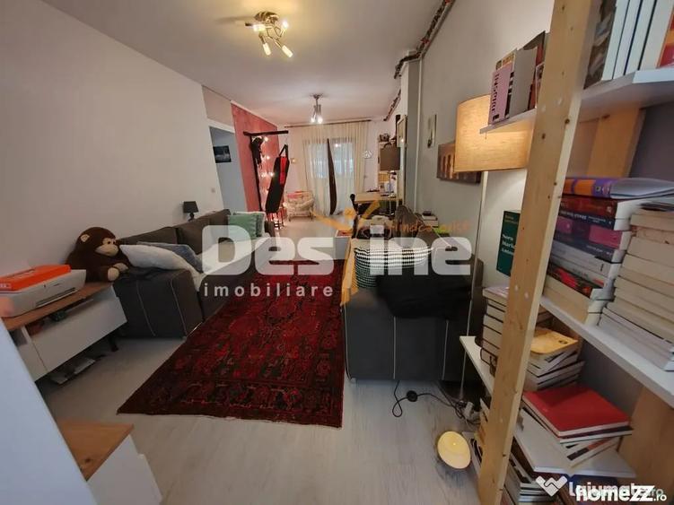 Apartament cu 3 camere decomandat în Valea Adâncă