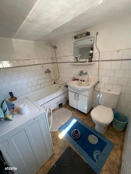 Casă cu 3 camere cu Teren 2704 Mp în Central