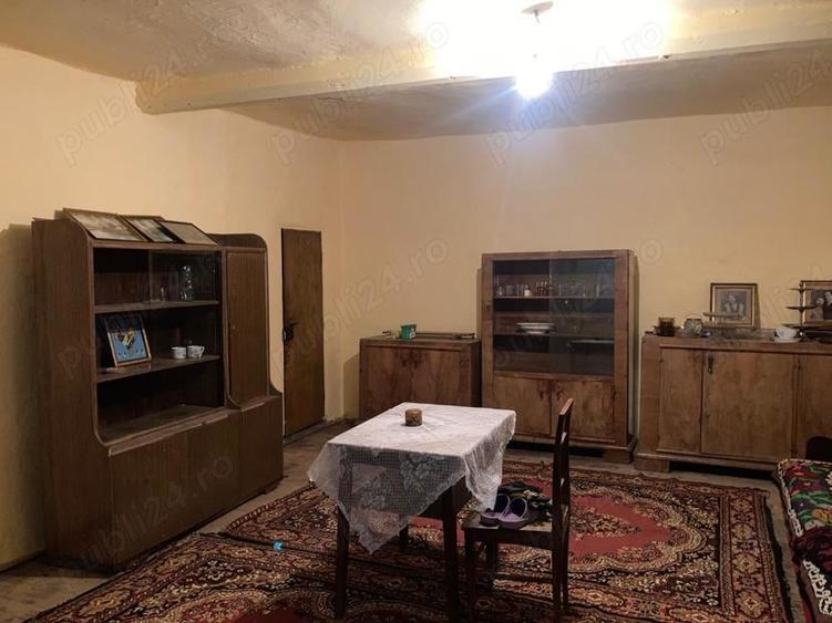 Casă cu 4 camere în Bănia