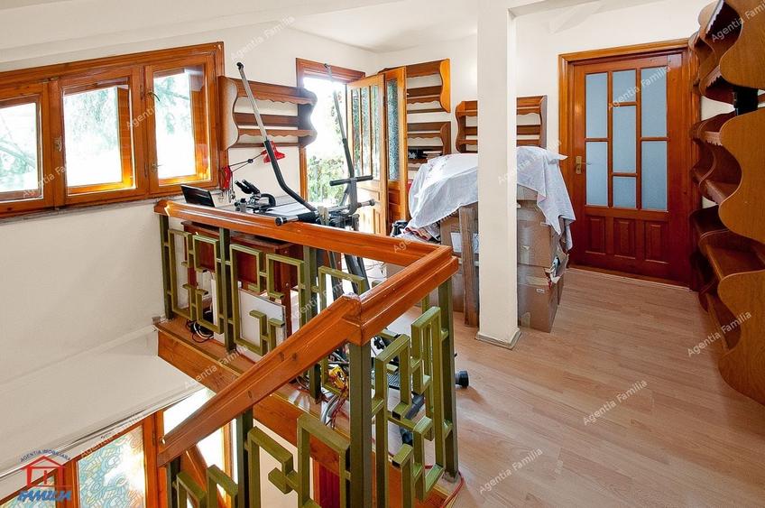 Casă individuală cu 3 camere cu Canalizare în Ultracentral